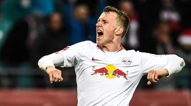 续挥舞球拍 续挥舞球拍